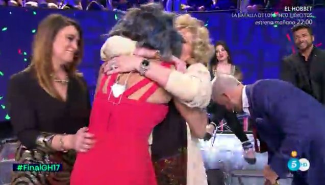 Bluper's tweet photo. El insultante mensaje de la tía de Bea contra #Adara21 en #FinalGH17: "Que revienten las reventadas. Hija de puta": https://t.co/rMZyLAwkQP https://t.co/9L08CsSxJc