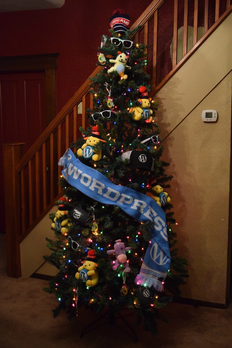 geoffreys808's tweet photo. This year we decided to go with a #WordPress, #Wapuu, and #WCUS theme for our medium-sized Christmas tree! #JustForFun #FamilyTime https://t.co/08C2uSGsXJ