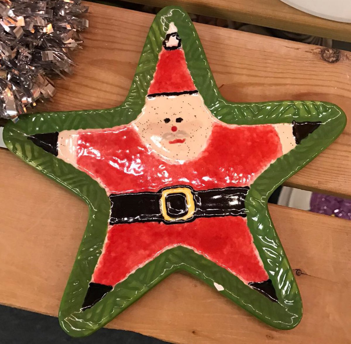 PaintedPlateWC's tweet photo. Paint up some Christmas Cheer! 🎁🎄 https://t.co/ZY5nSq68lE