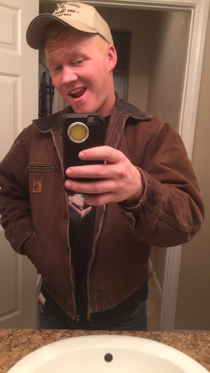 FuckinggCorry's tweet photo. If I look like your dad it's probably bc I am #DADJACKET https://t.co/qileIGDOJl