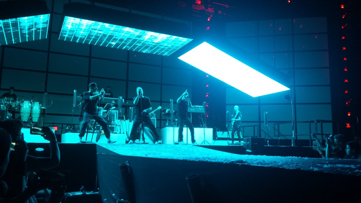 anni_zwitschert's tweet image. @fantastische4 @lesmoureal @flodauner @troygeblieben @thomasdofficial #heimspiel für die fantas mit einem drittel von @FantaUpdates war mega