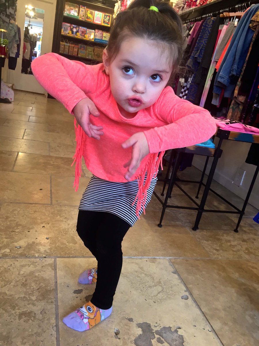wantify's tweet image. Why is this kiddo doing a happy dance? Her mom shops local! See her favorite gift picks for kids #shoplocal #detroit ow.ly/5L43307lBFM