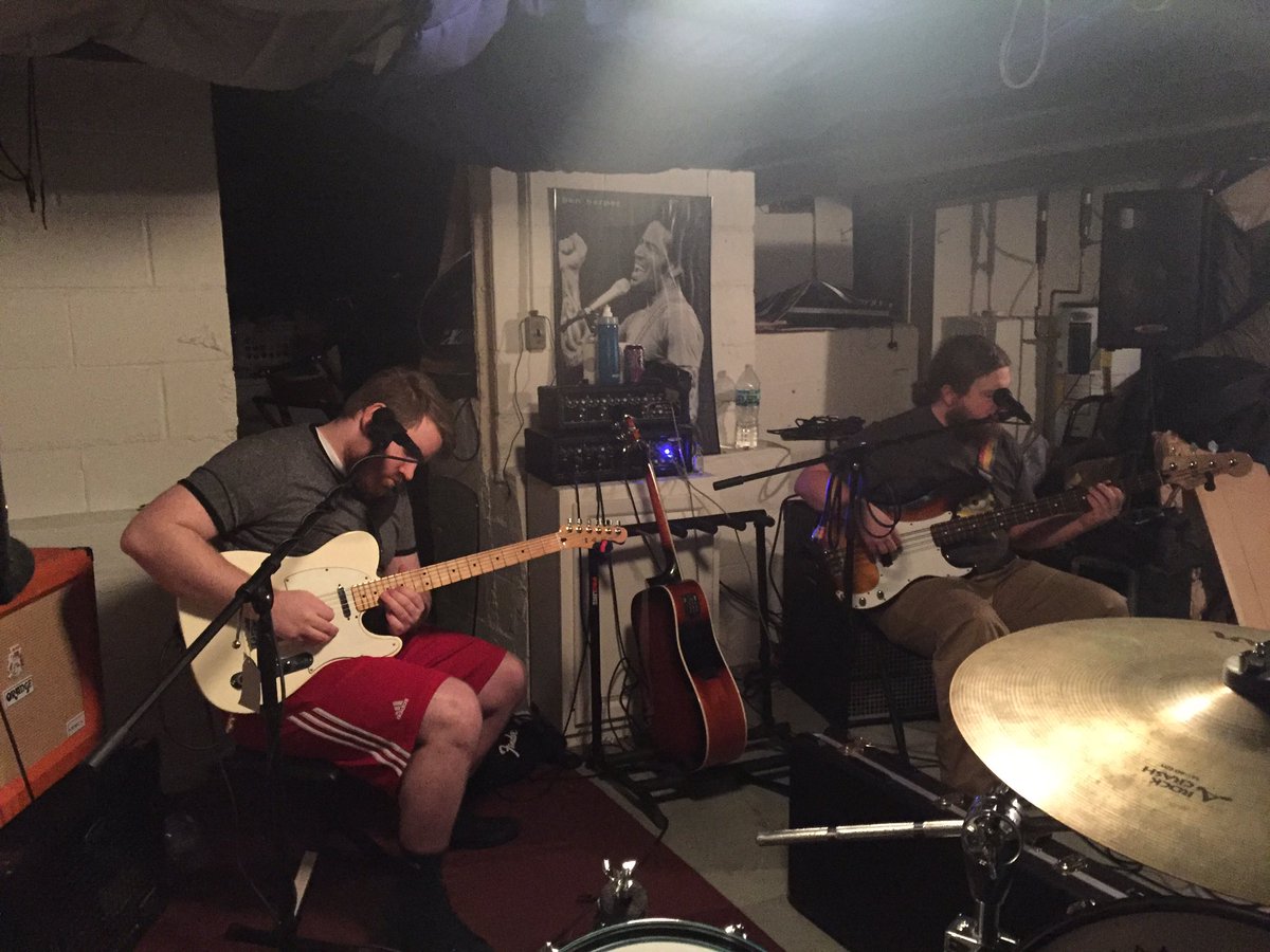 StoriesoftheSun's tweet photo. #practicing for a very #reggae #christmas tomorrow at @DownUnder3806 9pm #nocover #free https://t.co/Vqz5hfZTdC