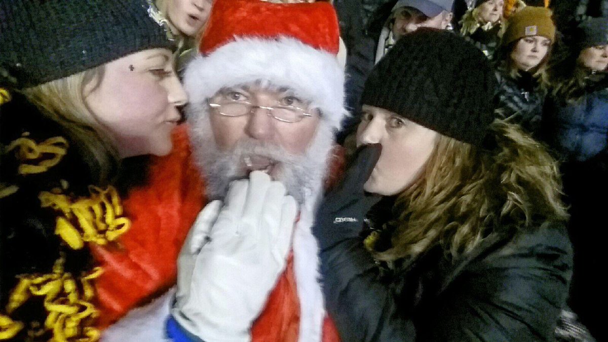 Lindemood's tweet photo. Turns out...Santa is a Vandal! #PotatoBowl https://t.co/OLjwQ1gZE3