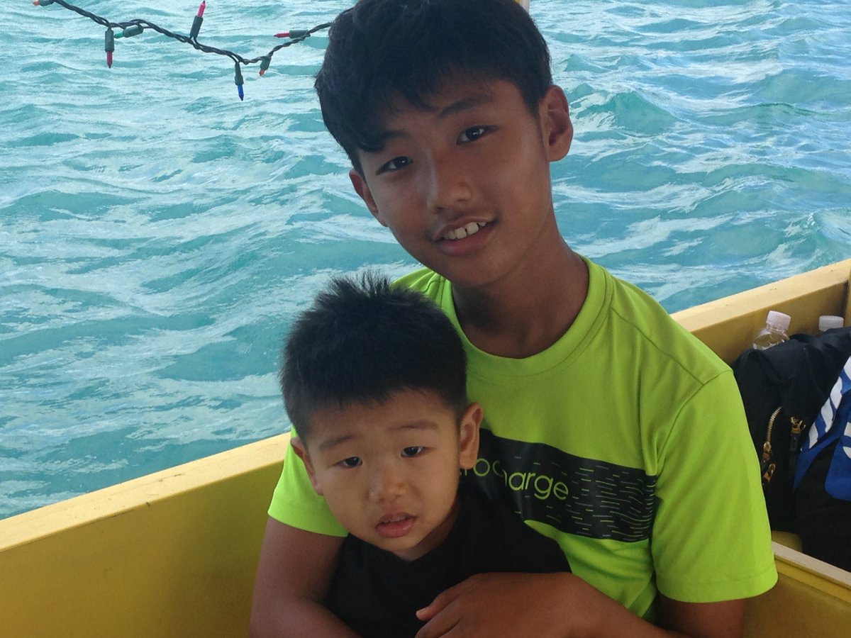 CaptSarahBellum's tweet photo. Brotherly love #saipanducks https://t.co/HvZssGmZal