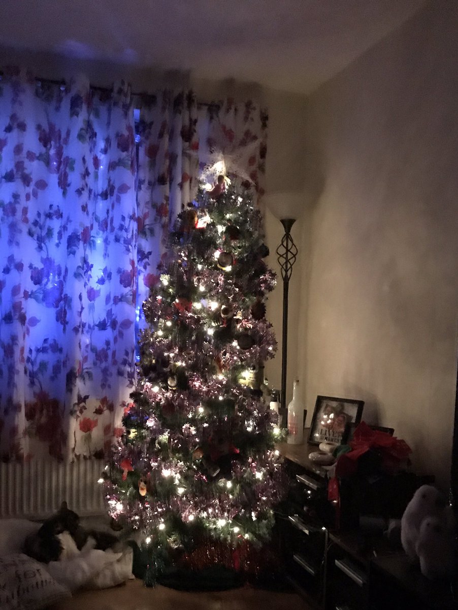 vix mcbride (@4tinkerbellie) on Twitter photo 