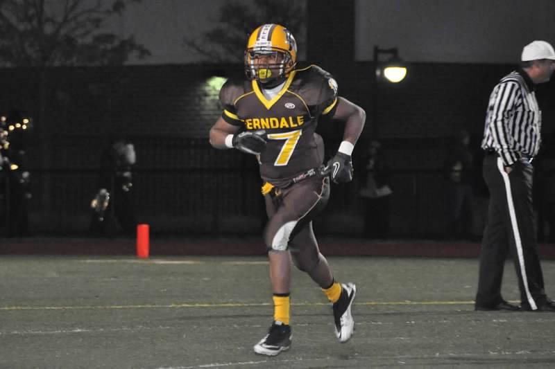 Jordan__D's tweet image. I miss playing football