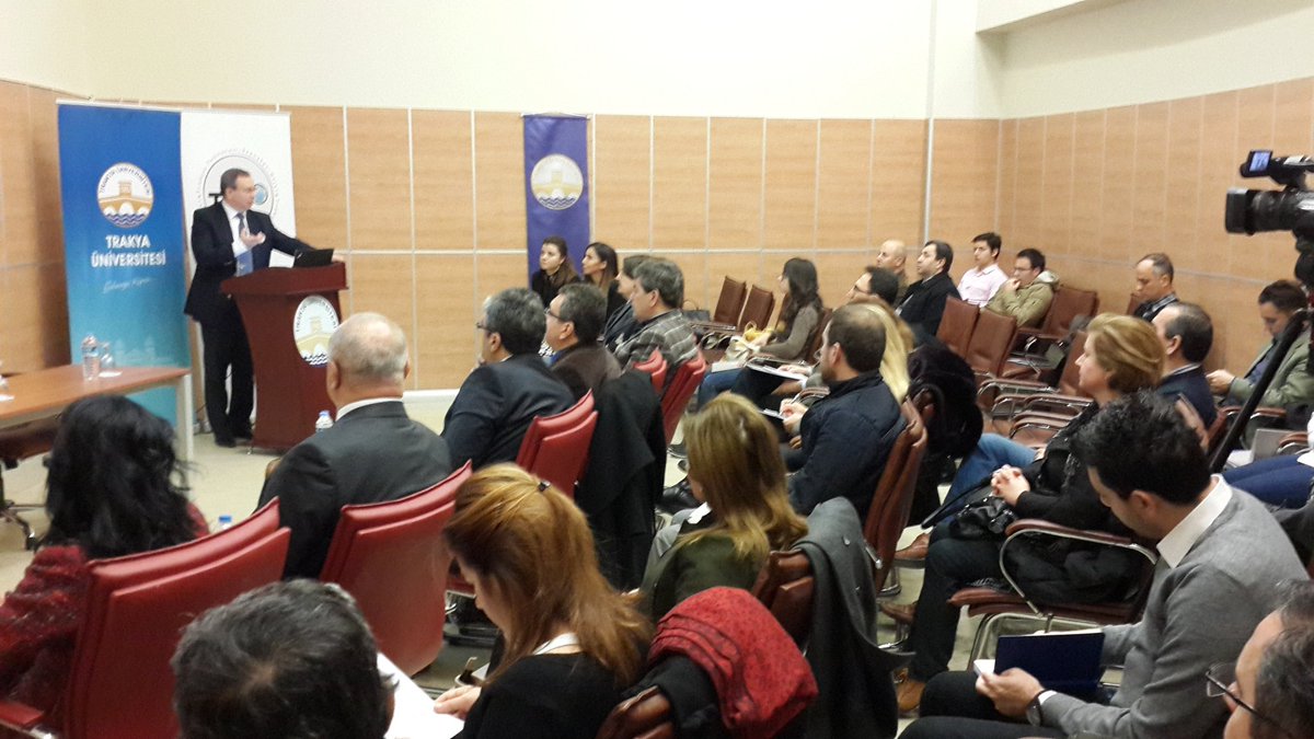Trakya_TTO's tweet photo. FSMH Bilgi Günü @gelecegekopru Rektörü Prof. Dr. @ErhanTabakolu nun açılış konuşmalarıyla başladı. @YalcinerPatent https://t.co/LeN0MLmdJH