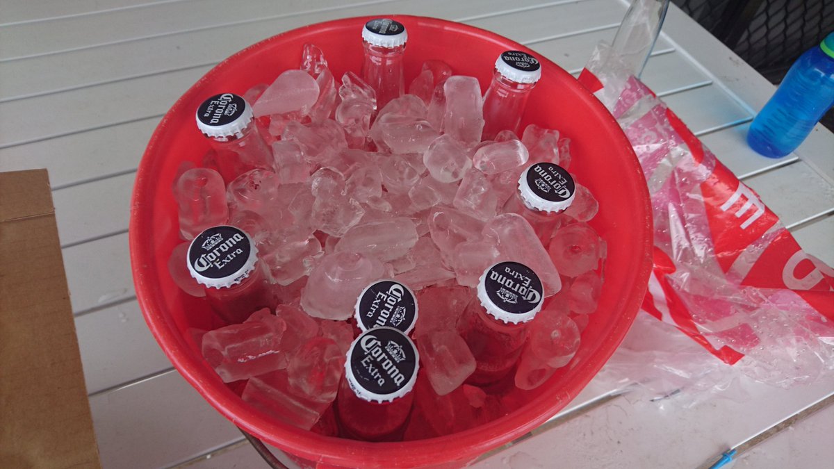 barrymcbruce's tweet photo. I've earned this bucket of beers.. #vuly #thunder https://t.co/bPXgwaWoTo