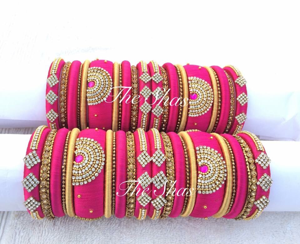 ShasThe's tweet photo. Gorgeous Bridal Bangles! #handmadejewelry #handmade #etsy #cosmopolitan @AnandaVikatan @AvalVikatan #jewelry #wedding #giftideas #theshas https://t.co/fBPupH7qrL