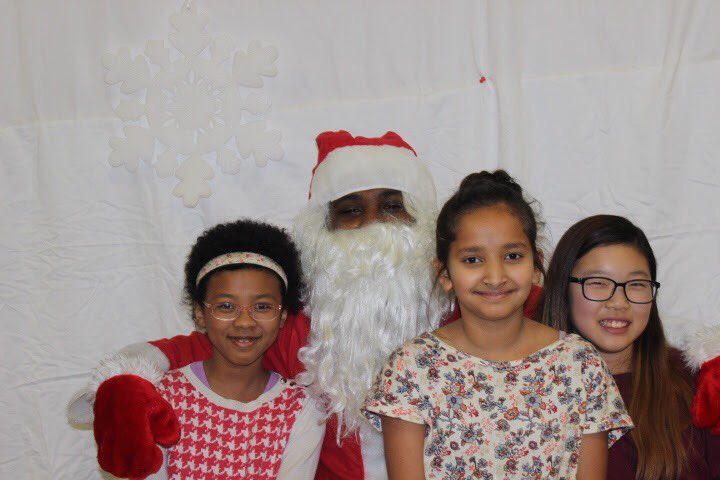 LBPStuCo's tweet photo. HEY PANTHERS💙💛💙                          Here's a sneak peak of your santa pics , dm us to get yours 🎅🏿🎅🏿❤️ https://t.co/nDP3y4drQx