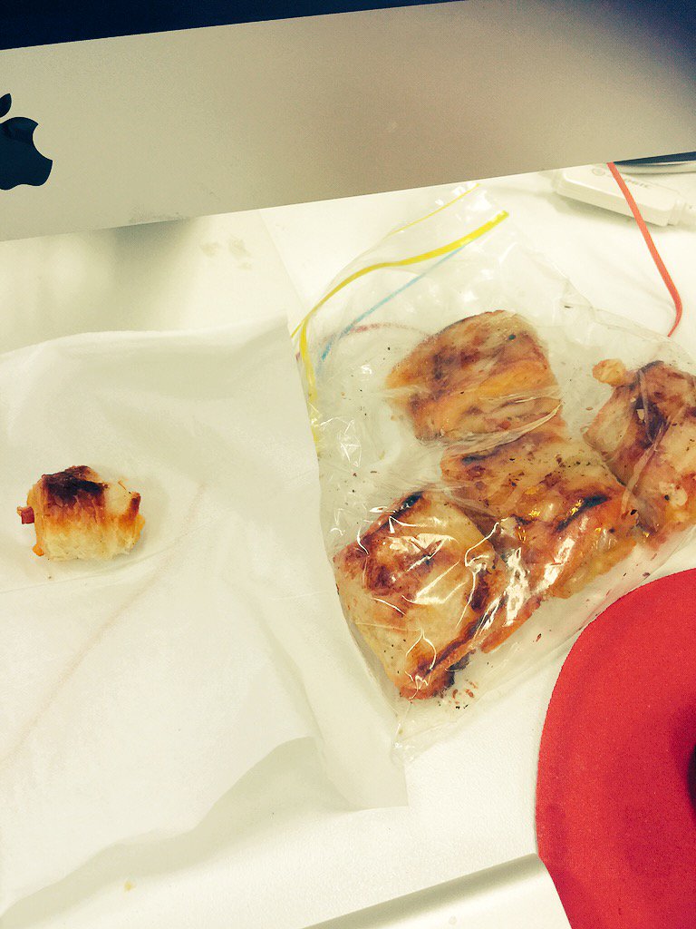 buttercode's tweet image. When your mum unknowingly grills the pastry puff and you dont want to hurt her feelings.