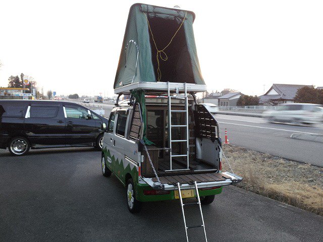 軽キャンパー ドリームミニ かるキャン デッキクルーザーを245万円から225万円へ大幅値下げ ダイハツハイゼット デッキバンの可愛い軽 キャンパーです ルーフテント等装備も満載 H25年で走行19千km 全国で中古車物件ゼロの超希少車です 車検h29年4月