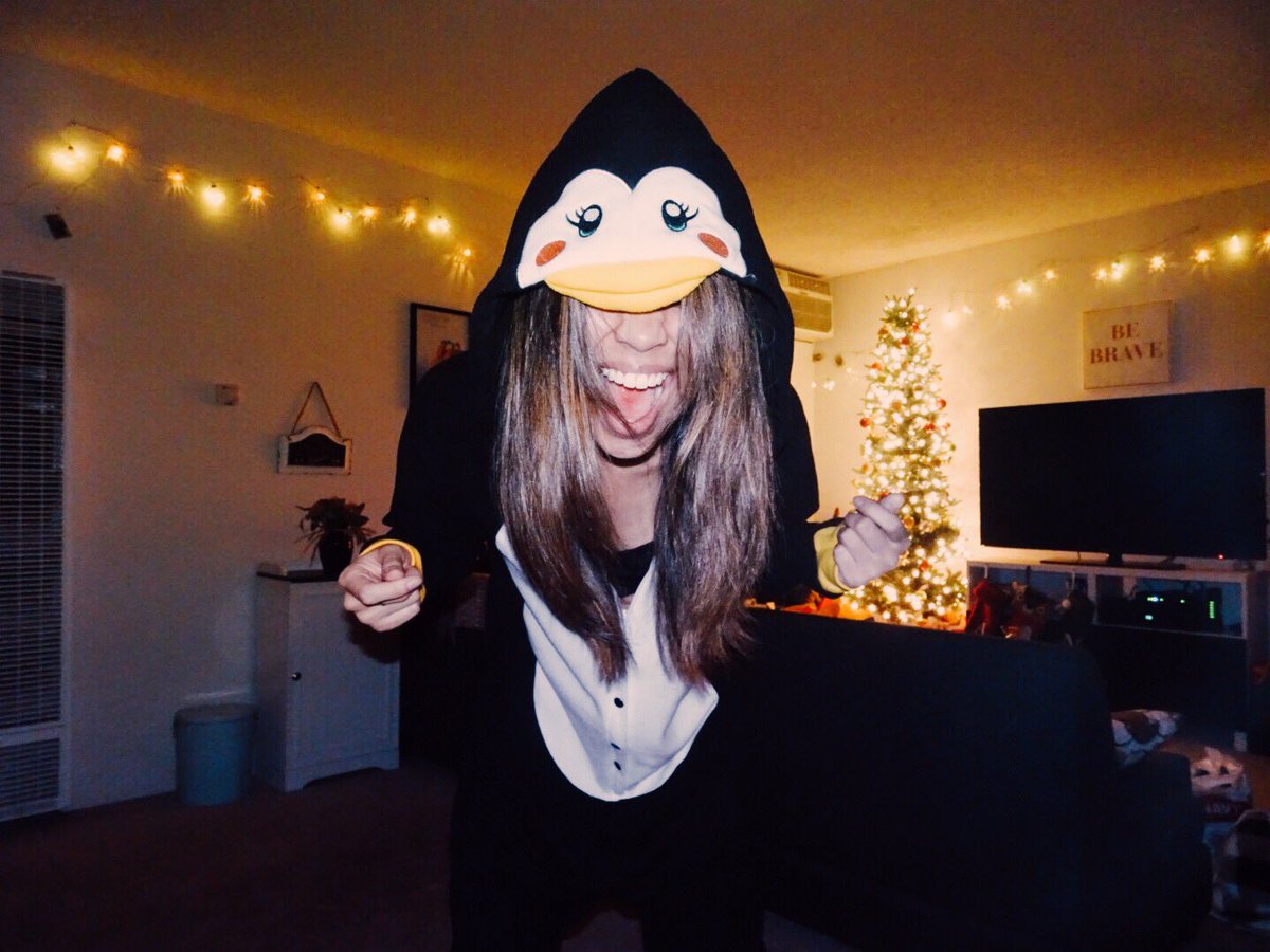 ashleyargota9's tweet photo. Went to the mall to finish Christmas shopping, came home with a penguin onesie because I am a responsible adult #nailedit 🐧 https://t.co/PlpMIujFWM