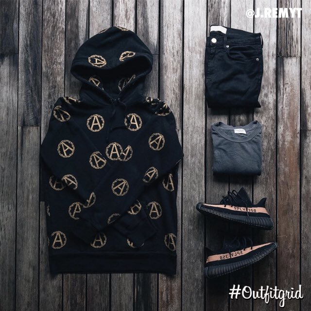 outfitgrid's tweet photo. Today's top #outfitgrid is by @j.remyt.
▫️ #Supreme x #Undercover
▫️ #JohnElliottCo
▫️ #Adidas x #Kanye
▫️ #KicksTQ x #EntityLife https://t.co/nCDqQYMYg5