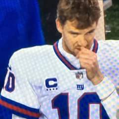 therealdasu's tweet photo. Absolutely ridiculous #EliManning loser https://t.co/TlmRFDHZy0