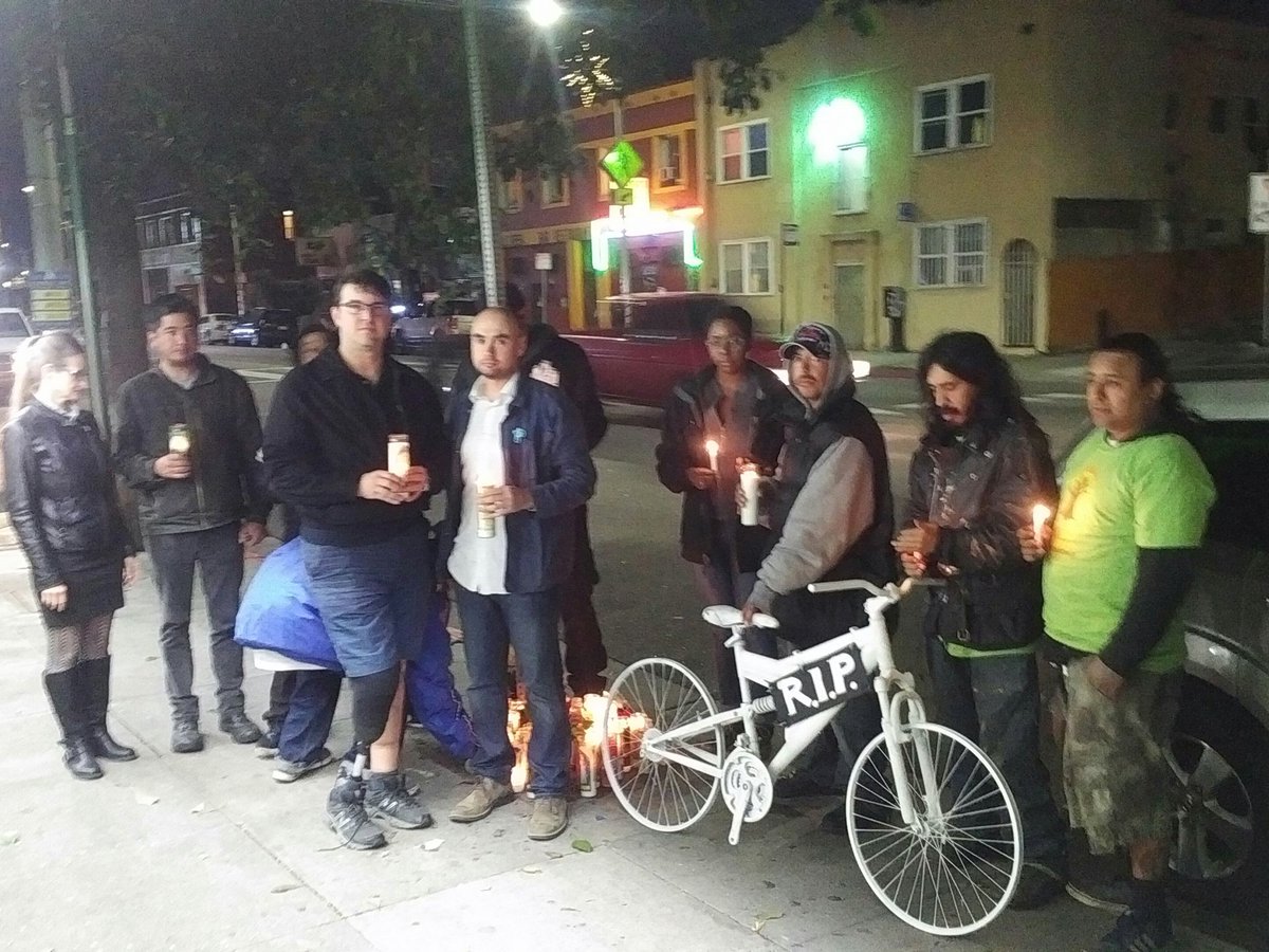 FinishTheRide's tweet photo. @KNBC4Desk @KTLAnewsdesk @KCBSNews @KCBSKCALDesk candlelight vigil for fallen cyclist. #endhitandruns. DM if in neighborhood to cover. https://t.co/S7UDsy3liD