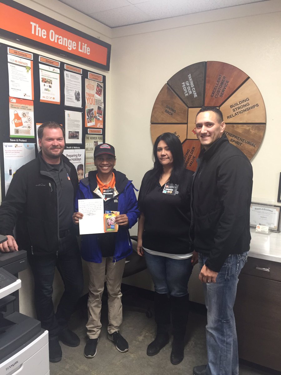 Taking care of our people in D49...Happy Holidays Reshawnda!!@JStorrs91 <a href="/THDGEO/">Geo Onyon</a> #BestNWest