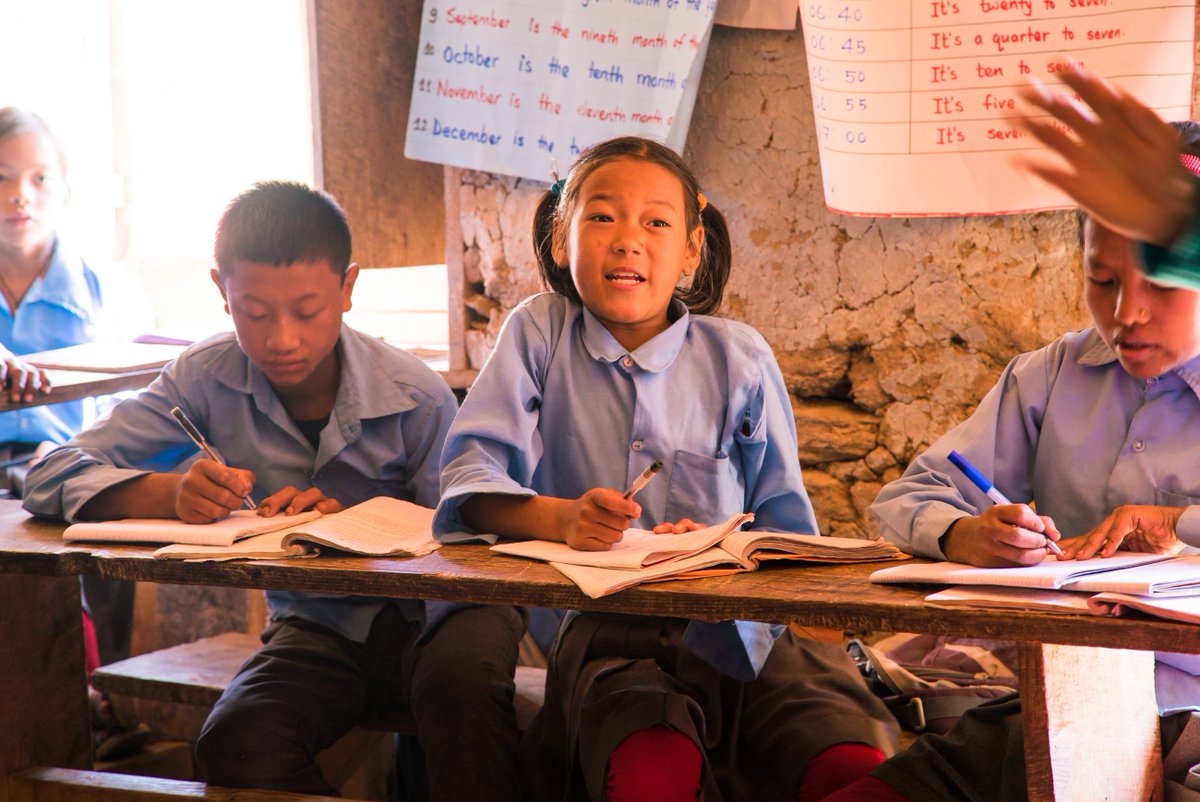 New project! <a href="/AHF_NGO/">AU Himalayan Fdn</a> continue to improve education in Nepal. Last year, 550 students benefited from the program ow.ly/LLua307f1fa