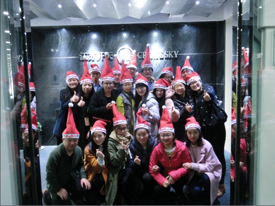 TFormia's tweet image. Merry Chirstmas and Happy New Year to My Team and Every one~~~ ⛄️☃️🎄🎅🤶