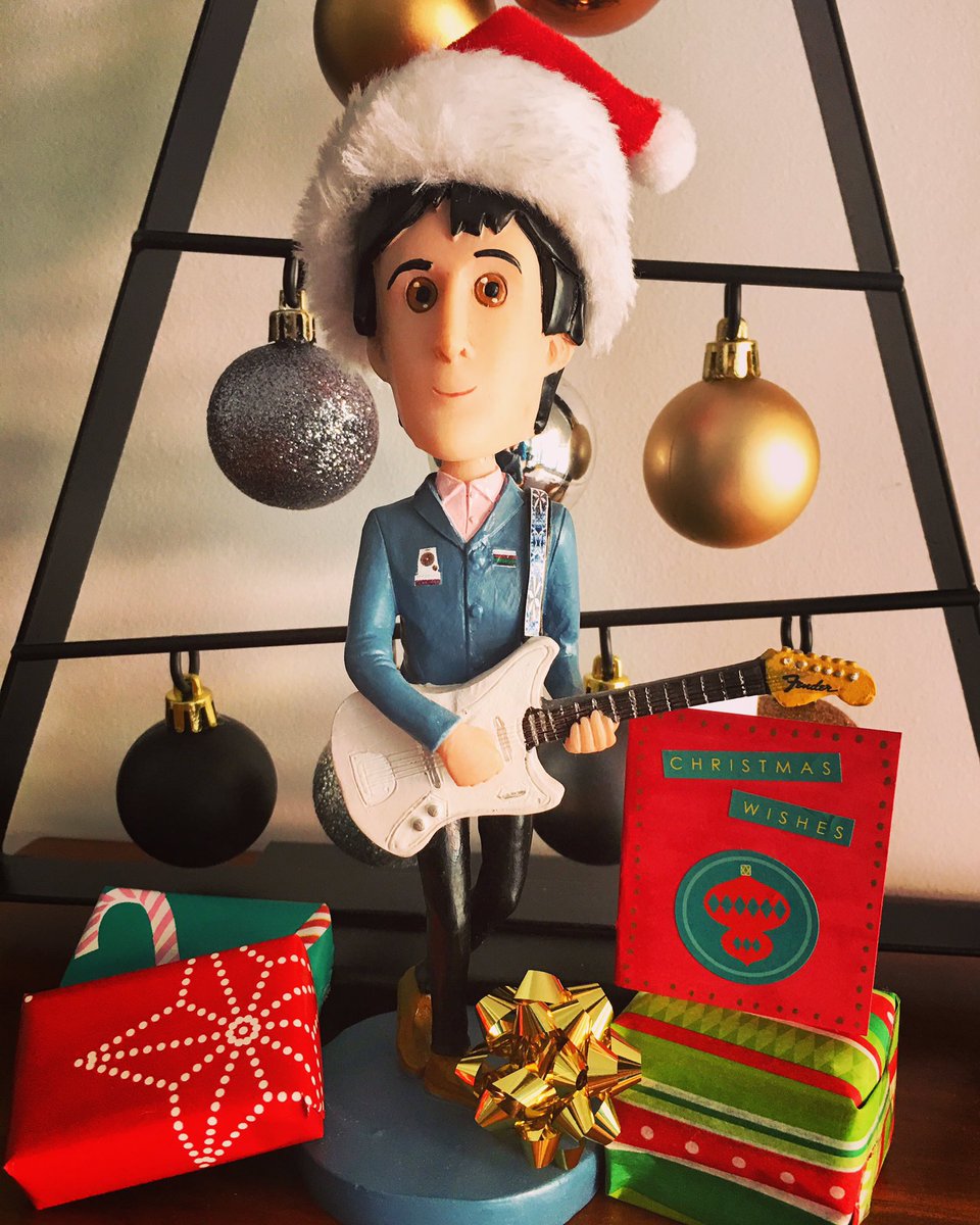 JMarrvellous's tweet photo. Tonight is the final deadline to submit your message for @Johnny_Marr's digital Xmas card, so better be quick... https://t.co/2wJ6pD6mHg https://t.co/AxS2g7DHJX
