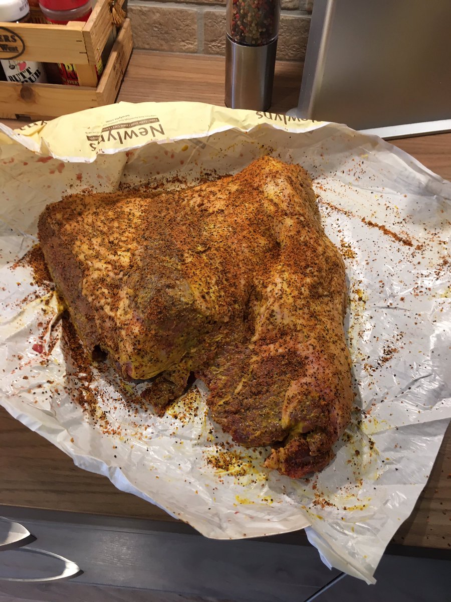 BubbleBullQ's tweet image. Time to get busy #pulledbrisket