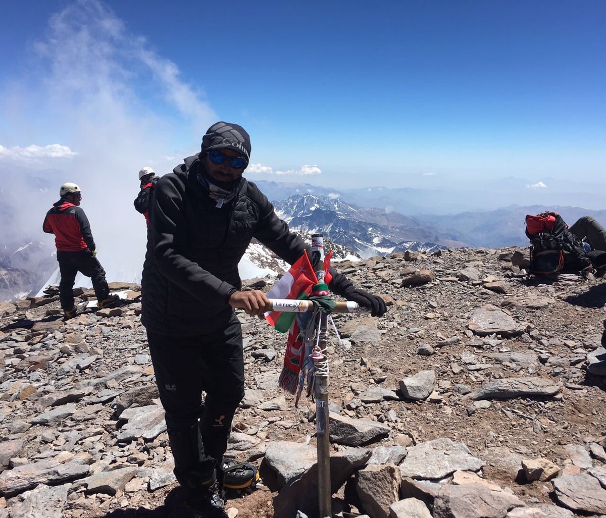 أول عُمانيـ / ـة tweet media