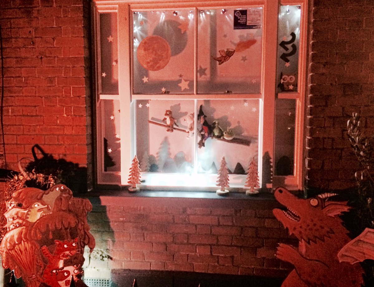 FollowBessie's tweet photo. Is there 'room' in the window of no.22? https://t.co/M0eKduXN0M