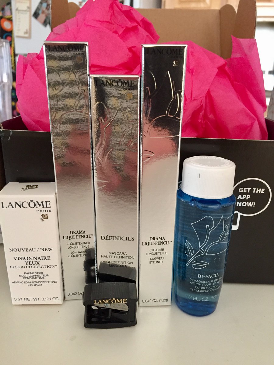 lovemissmae's tweet photo. Impressed with these free makeup items from @Lancôme @influenster . Def would use again #lookmeinmylashes #contest https://t.co/cXjwRfUUXw