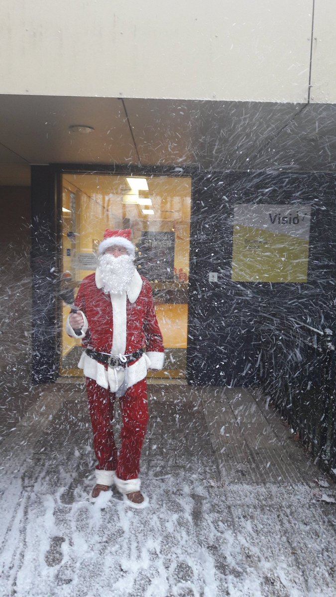 Kerstfeest in de sneeuw bij <a href="/KonVisio/">Koninklijke Visio</a>  onderwijs in Breda