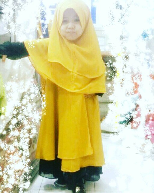 ade_ratihS's tweet photo. Jena syari anak Ratu edisi pertama buka PO @MajalahKartini @majalah_detik @CHANEL @afgansyah_reza https://t.co/xqKAipY9q9