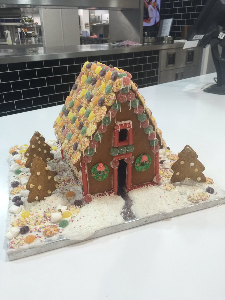 Feeling festive this morning 🎅🏼 @nick146143 <a href="/compassgroupuk/">Compass Group UK & I</a> <a href="/FlavaFeast/">Development team</a>