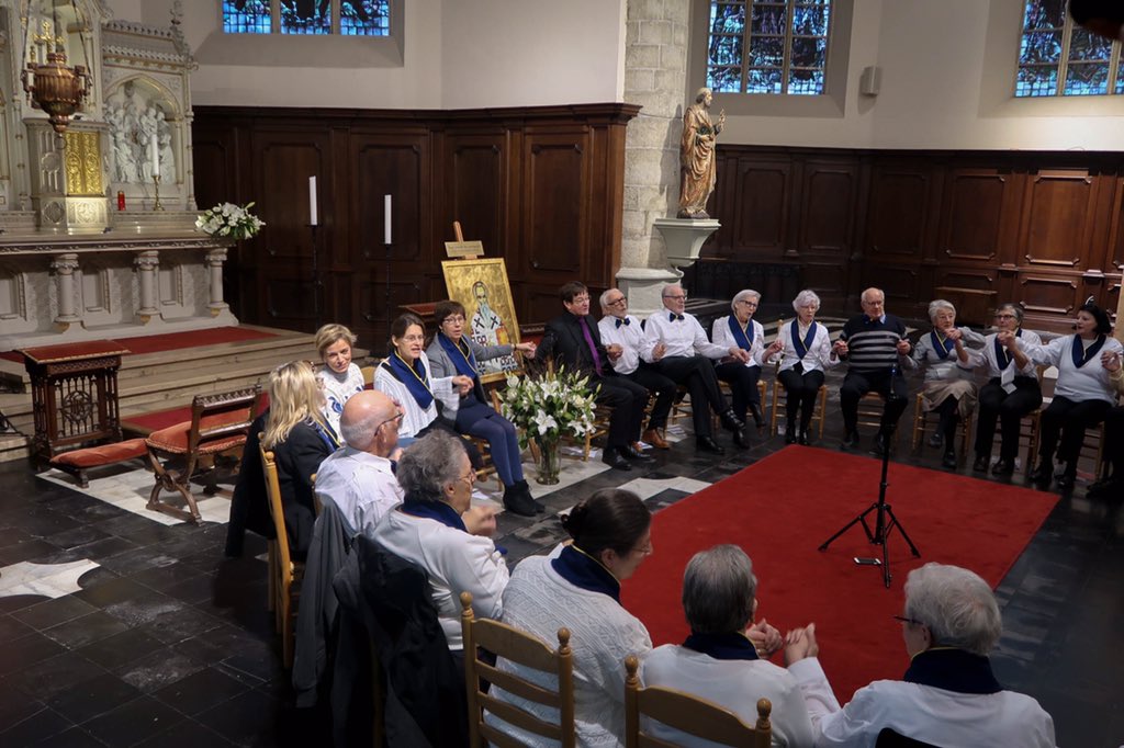 Een prachtig kerstconcert van het Fotonkoor in Tielt 🔥 Neem 'n kijkje op onze Facebook &amp; beleef het alsof je er zelf bij was! #dewarmsteweek