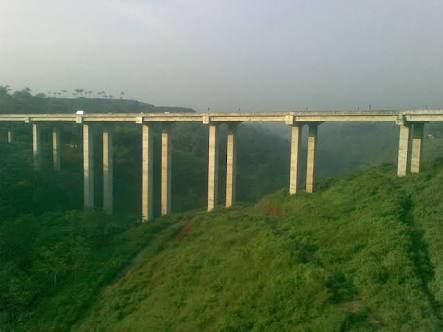 Foto Jembatan Cisomang yg melengkung adalah HOAX, dihimbau utk tidak share ulang foto tsb. #RTMCjabar
