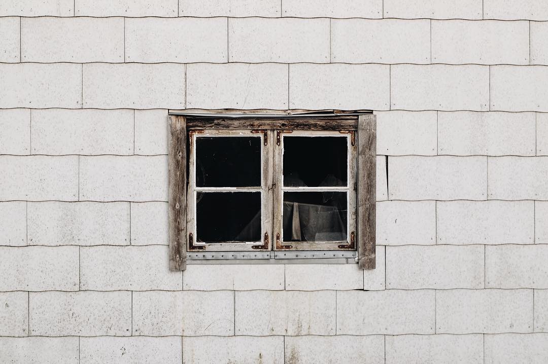 إِنَّ اللَّه ومَلائِكَتهُ يُصَلُّون عَلى النّبِي يَا أَيُّهَا الَّذِين آمَنُوا صَلُّوا عَلَيهِ وَسَلِّمُوا تَسلِيماً