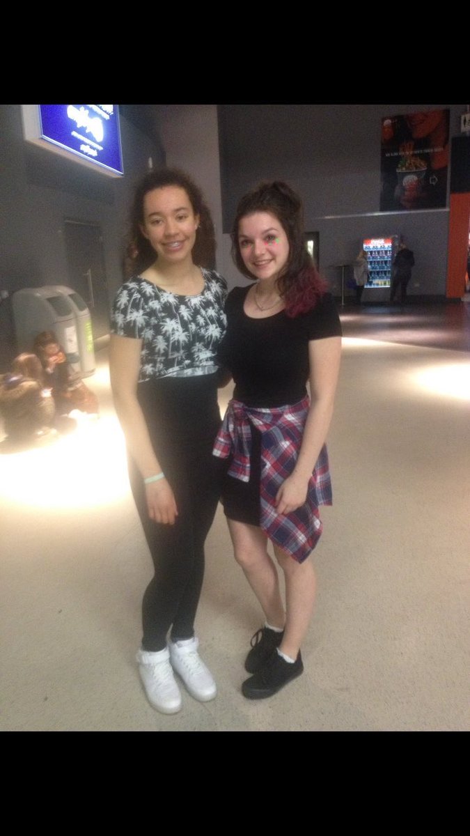 elaz900's tweet photo. Happy birthday Tiaaaa!!🎉 Wish I could be seeing you soon😞 hope you have an amazing day!! I love you😘 @Tiaaa_442 https://t.co/jazDf30KdU