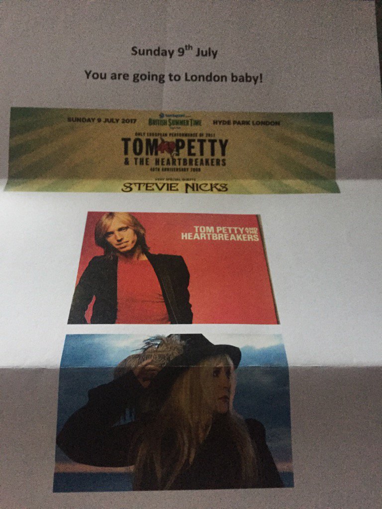 cazzatalkmartin's tweet photo. When for your birthday you get this! #TomPetty @StevieNixChain #StevieNicks #dreampresent thank you @abridge75 โค๏ธโค๏ธ https://t.co/Zwfl8I6nWt