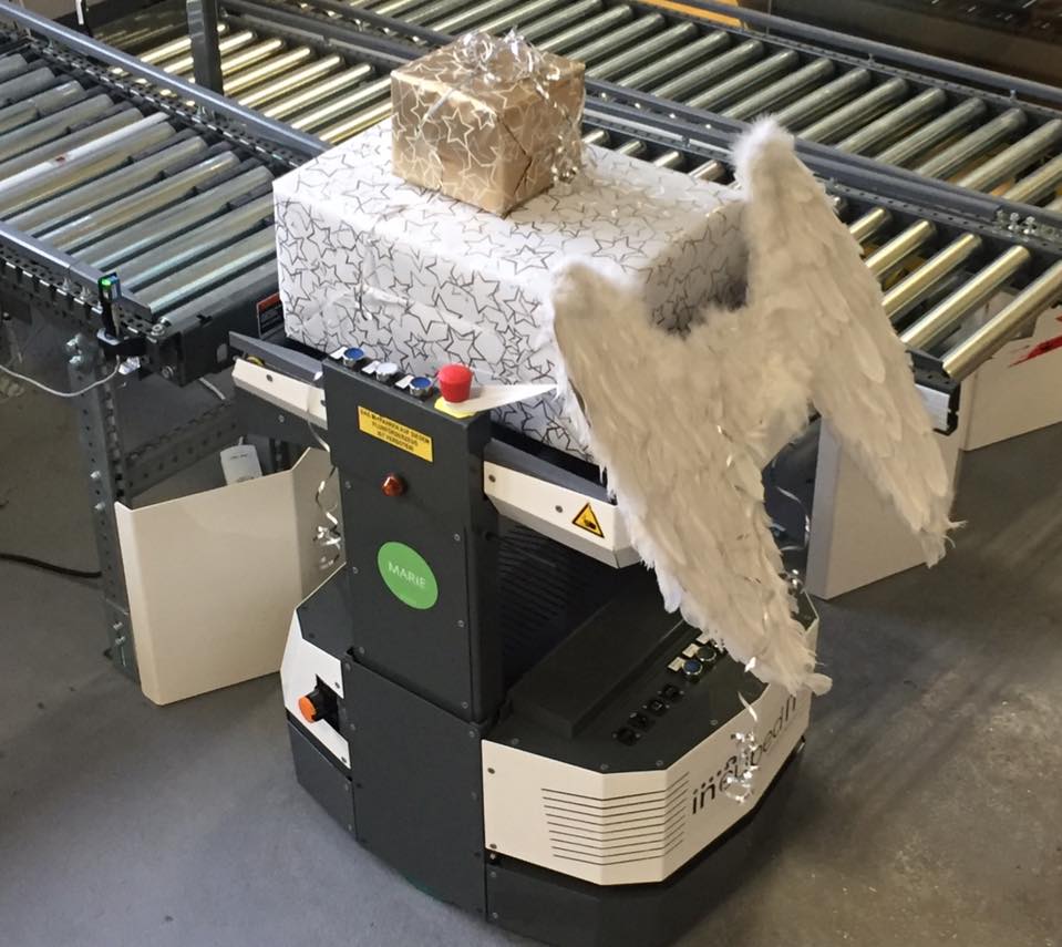 Are you still looking for Christmas presents? No need to worry, Christkindl Marie delivers any parcel in time! #SmartShuttles #HappyHolidays