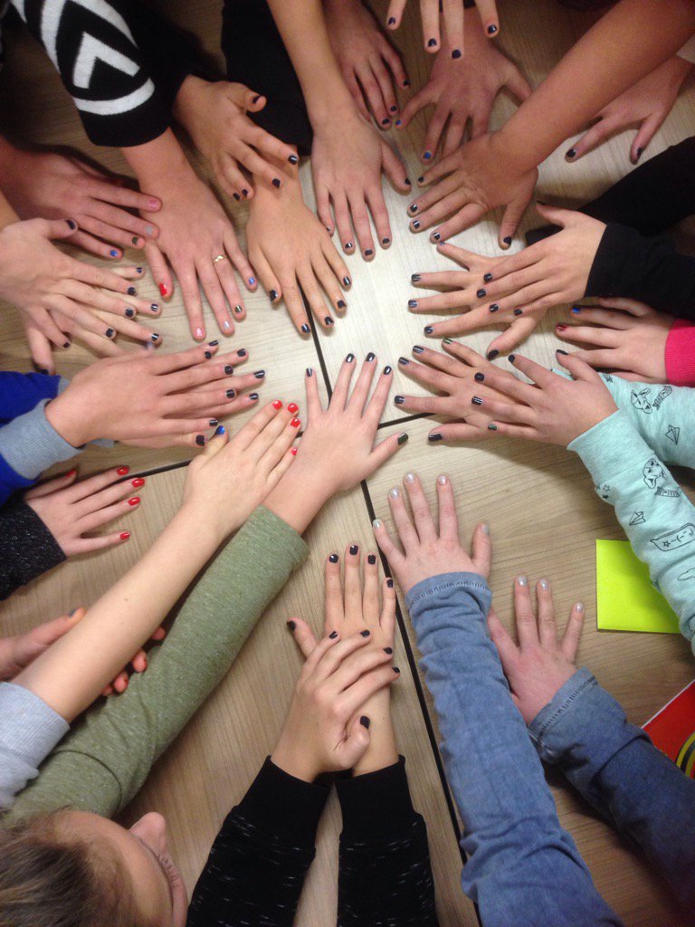 Amanda12011973's tweet photo. Groep 7a van OBS@dekyckert doet natuurlijk mee! @SeriousRequest #tijn#lakaan#heelhollandlakt#sociaal#Westland https://t.co/XUKq6eebqD