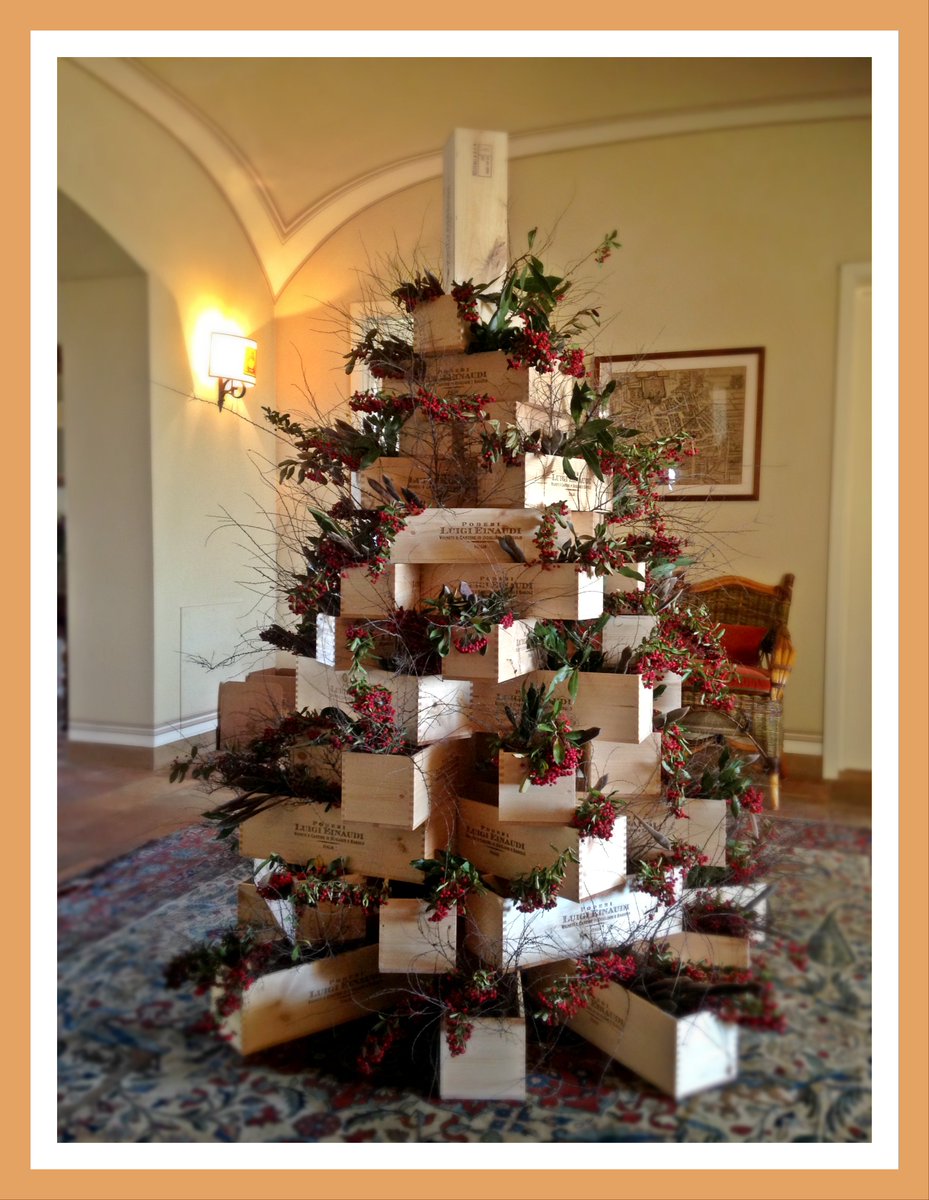 L' #alberodinatale dei #poderieinaudi !
#relaiseinaudi #einaudi #dogliani  #natale #natale2016 #christmas