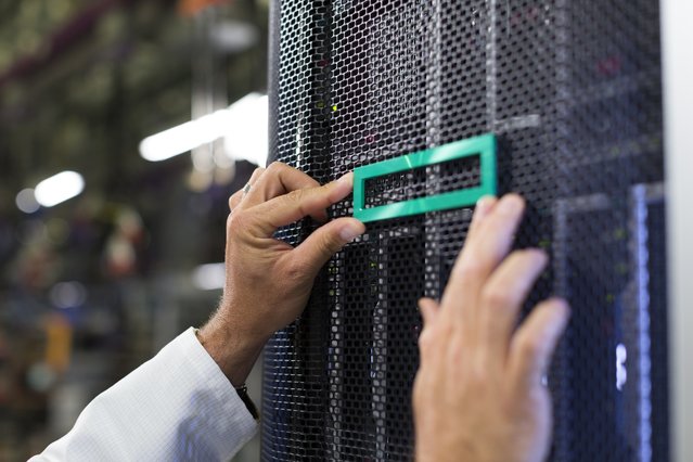 DavidSJohn1's tweet photo. HPE Data Center Infrastructure Solutions Receives Honors in 2016 https://t.co/lgJZyGF40V https://t.co/ZssWaPGvAa