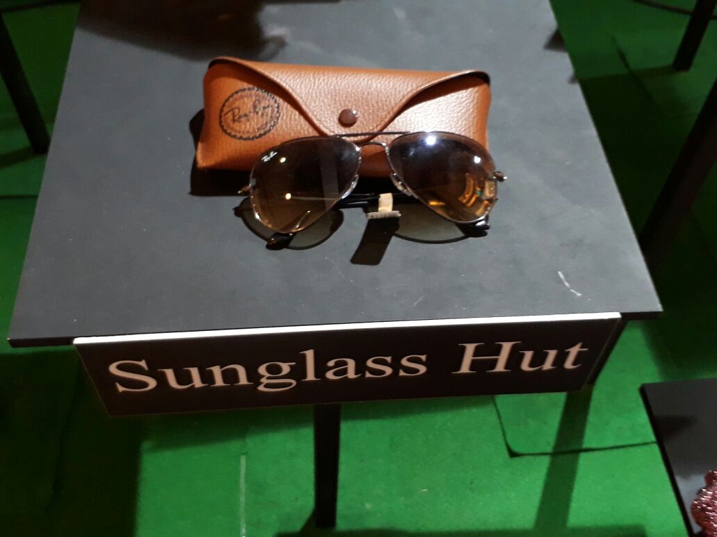 mohammadlokhan3's tweet photo. Cuz I want my Ray-Bans on to feel 'hella cool tonight, yeah #cheerstothat #wishcircle #gophoenixing #palladiummall https://t.co/kvWIscYW9c