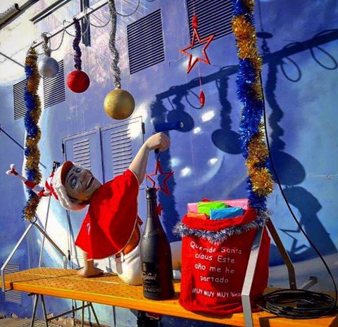 Don_Color's tweet photo. El equipo de Don Color os desea unas felices fiestas!!!! 🎉🎄🎁✨💫 #FelizNavidad #FelicesFiestas #DonColor https://t.co/wYVjLJNLUy