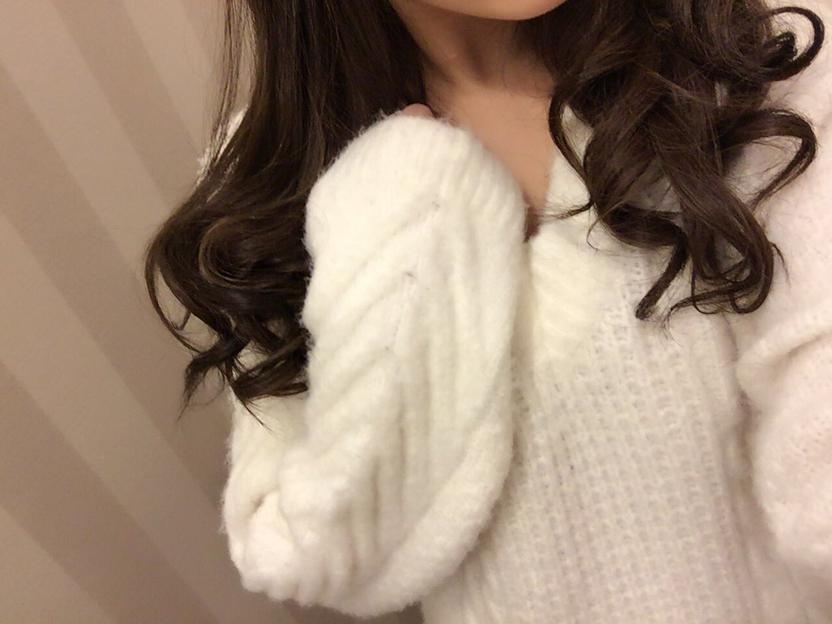 evelyn в Твиттере: «evelyn♡大阪店 💕冬の王道コーデ💕 白のふわふわ 