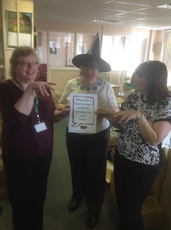 hull_libraries's tweet image. Our senior librarians getting into the spirit of #shakespeare16 Not exactly a selfie, but a great pic 😀#2016Review