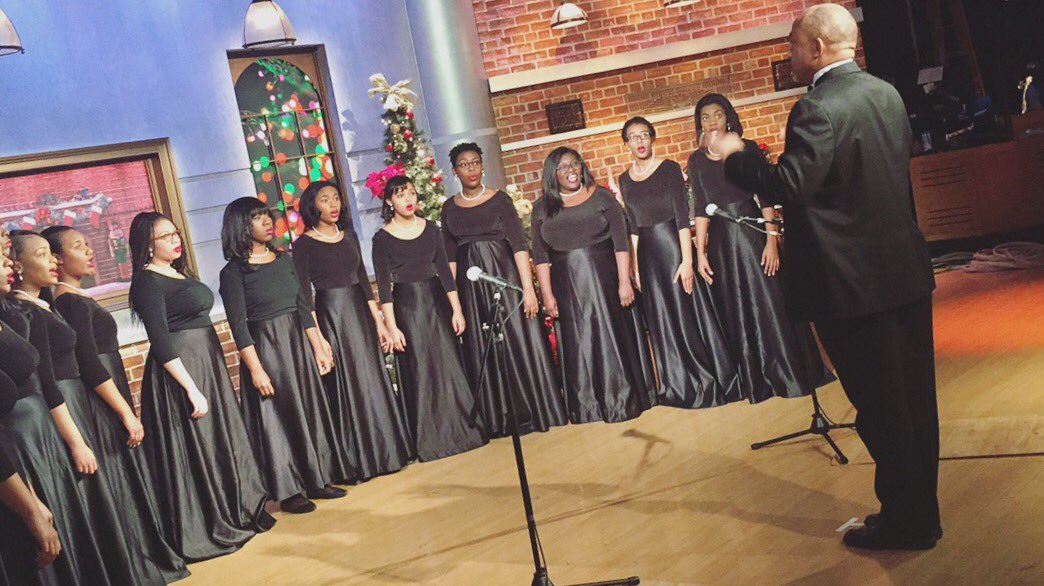 SpelmanCollege's tweet photo. Catch the Glee Club on @CNN Christmas morning starting at 6 a.m.! View the Christmas Carol broadcast schedule here: https://t.co/cYl0Q6nqsa https://t.co/kuaXDdXsQf