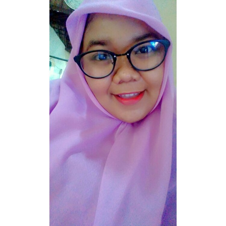 PutriUst94's tweet photo. Jilbabnya error😄 https://t.co/CocOWxdTQA