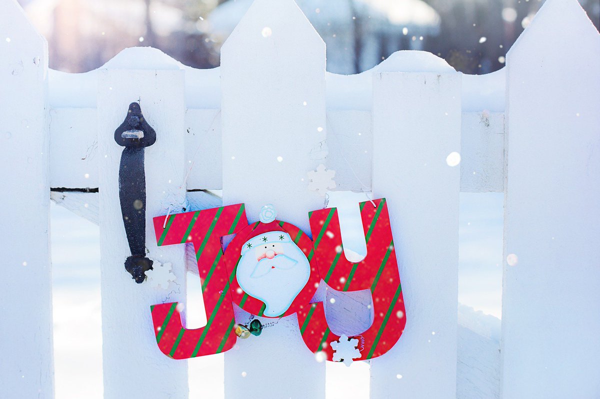 The Yonderbound Team wishes all of you Happy Holidays and a joyful 2017, and of course a lot of awesome travels!🙂🙂🙂