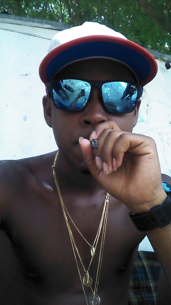 JsOliveira8's tweet photo. Não quero fama, nem ibope... Quero apenas a melhoria pra mim e para aqueles que estão ao meu lado no dia a dia🎈✌😎 https://t.co/YRdSmXhTkE