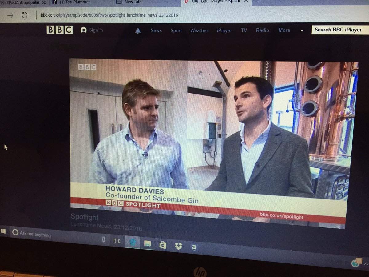 SalcombeDCo's tweet photo. These two look familiar...! @BBCSpotlight #famous #salcombeginfever https://t.co/TwEcT2lgCV